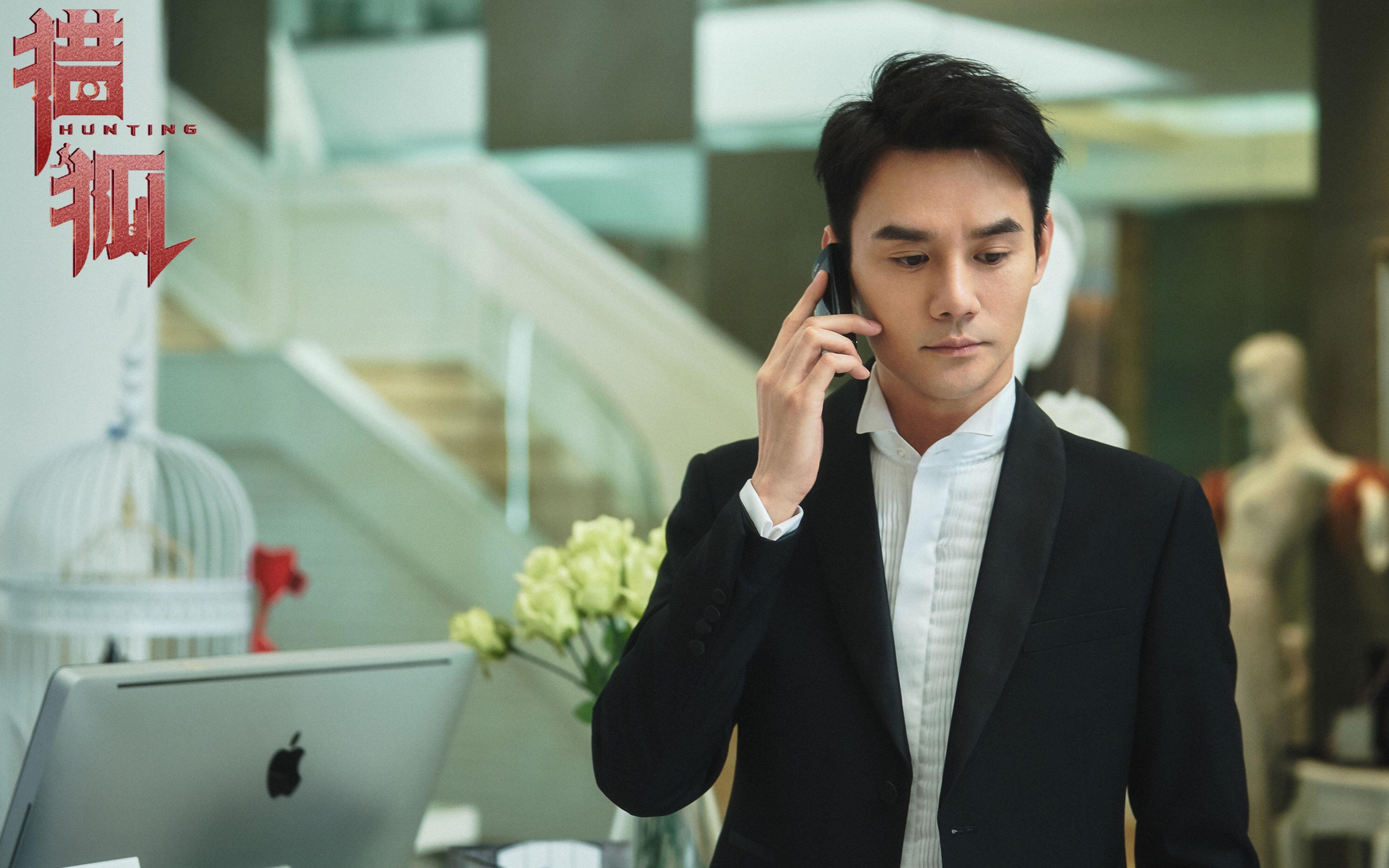 球场外的故事：运动员的生活点滴和成长经历，描写球场上运动员风采