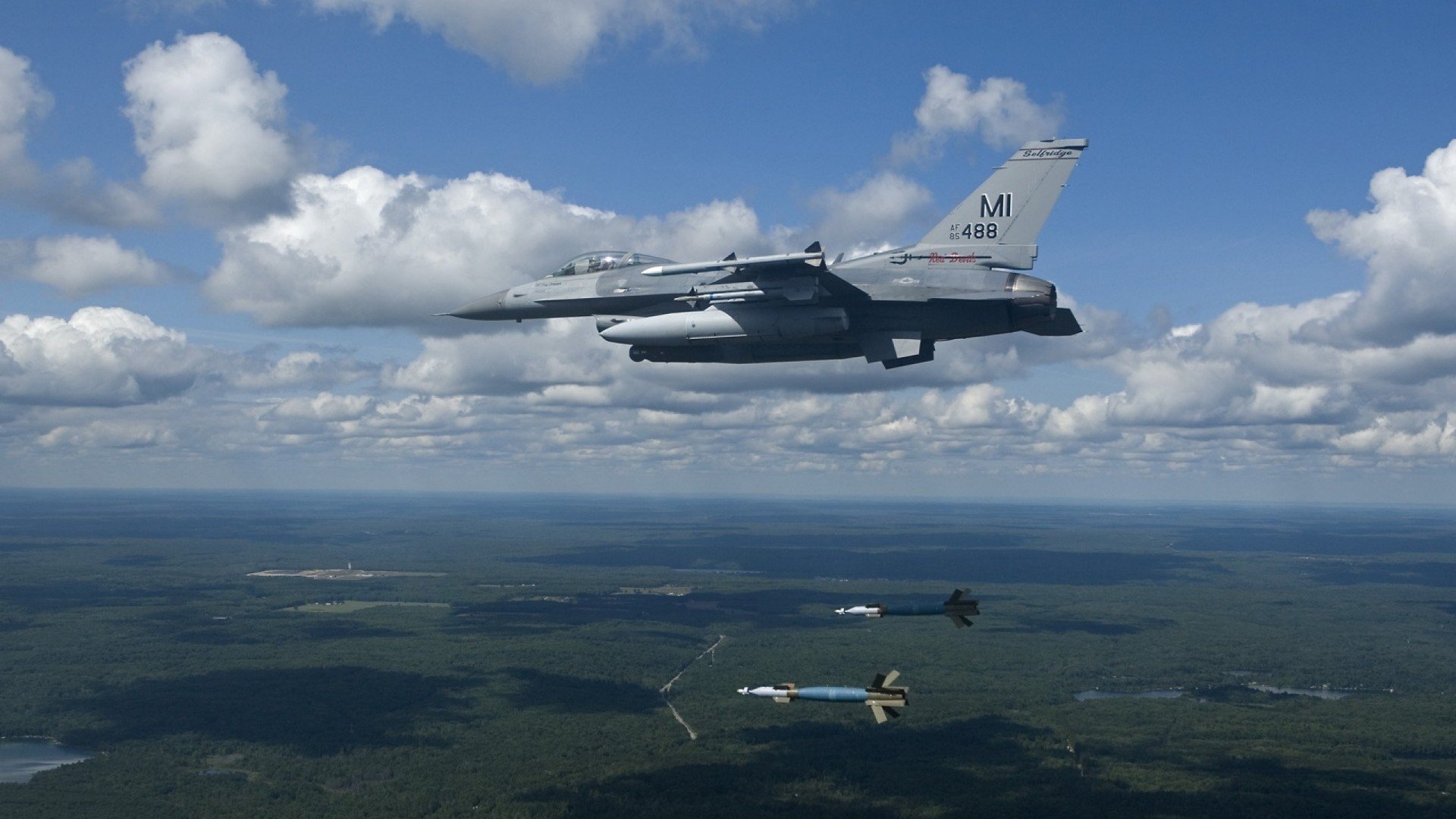 多特蒙德客场2-0战胜沙尔克04，继续保持不败，多特蒙德与沙尔克04恩仇录