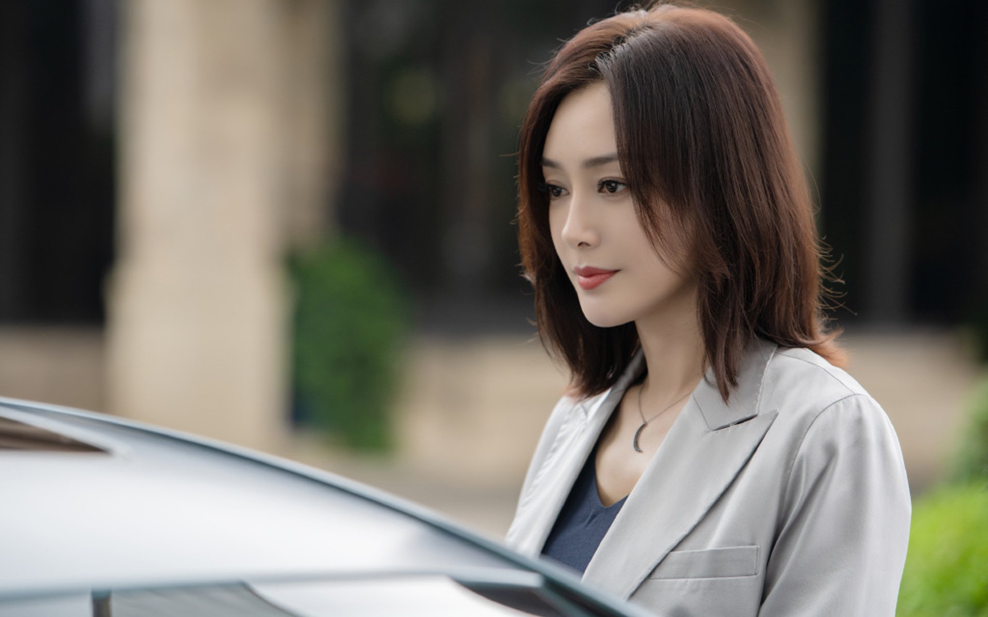 爱游戏综合娱乐-三中卫体系增强边路保护，三中卫体系的好处