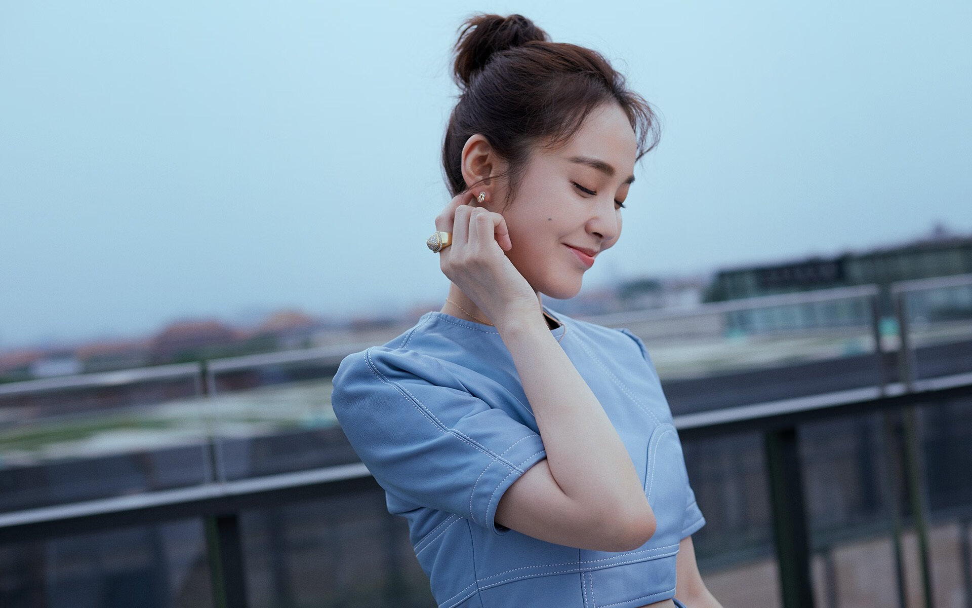 快船队内气氛轻松互动频繁提高默契度，球队快船